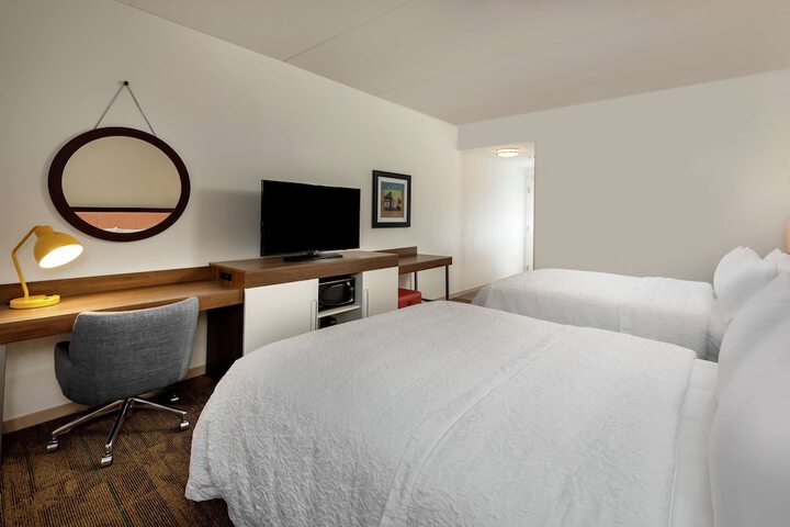 Room 12 of 32