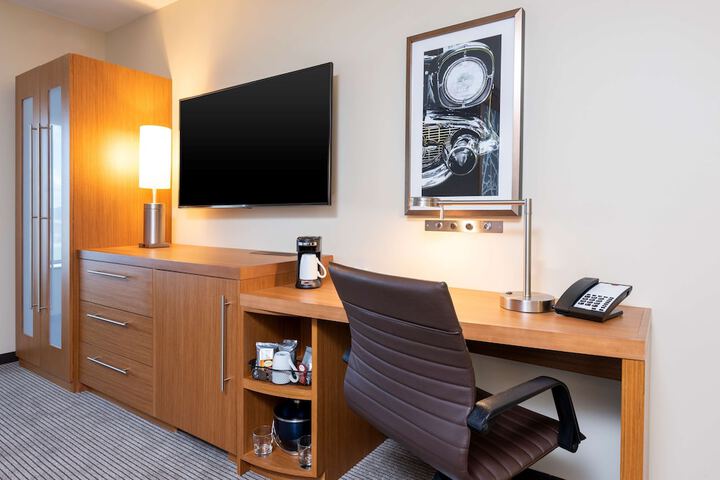 Hyatt Place Flint / Grand Blanc