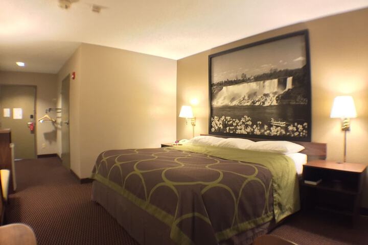 Room 43 of 64