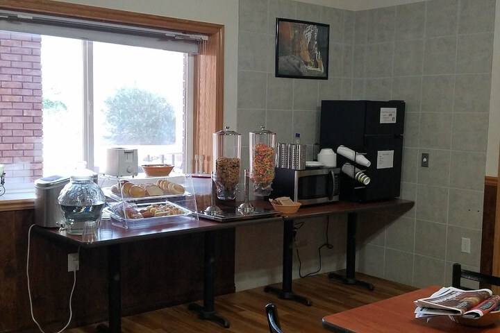 Breakfast/Coffee Service 64 of 71