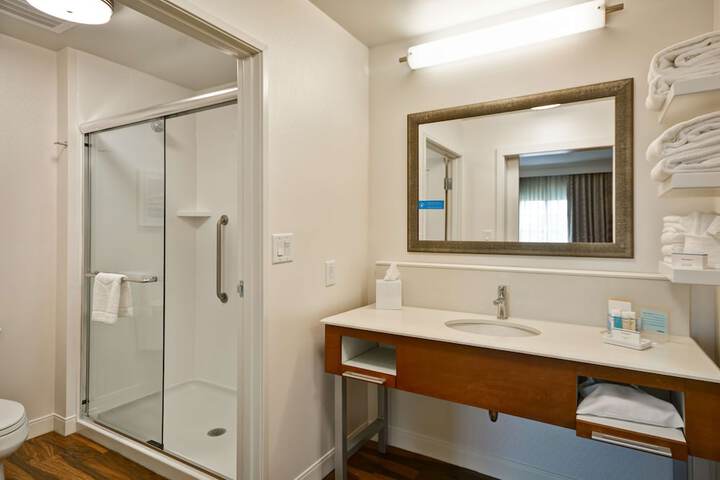 Room 32 of 54