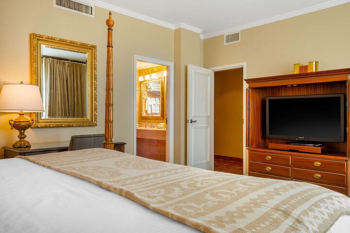 Room 151 of 200