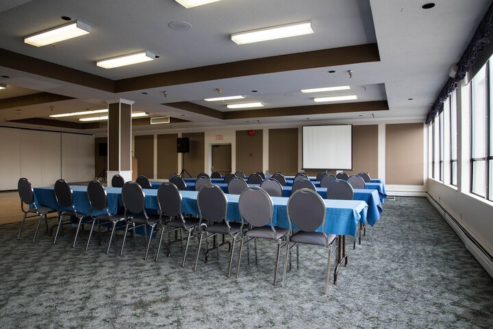 Highliner Hotel & Conference Centre