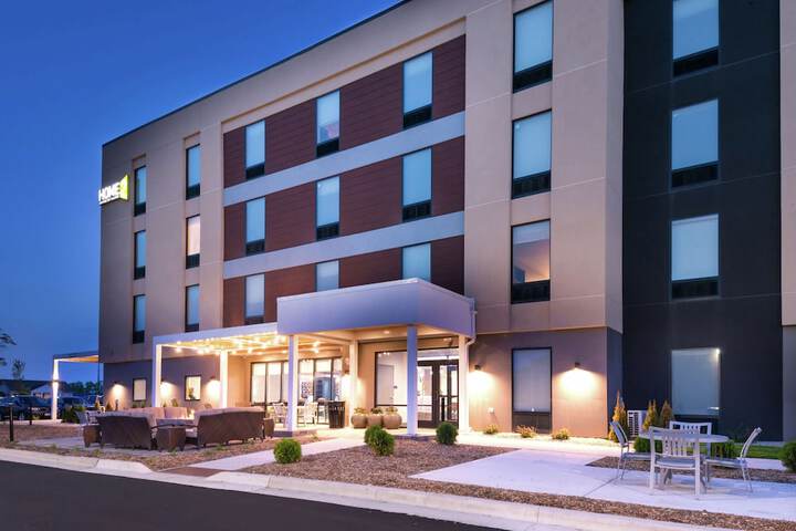 Hotel 2 of 58