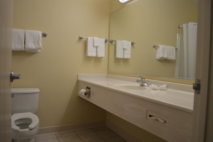 Room 17 of 35