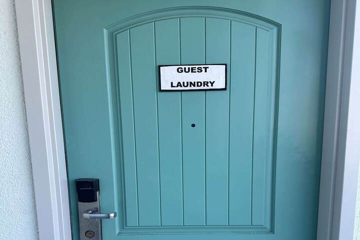 Room 52 of 103