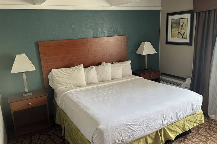 Room 30 of 46