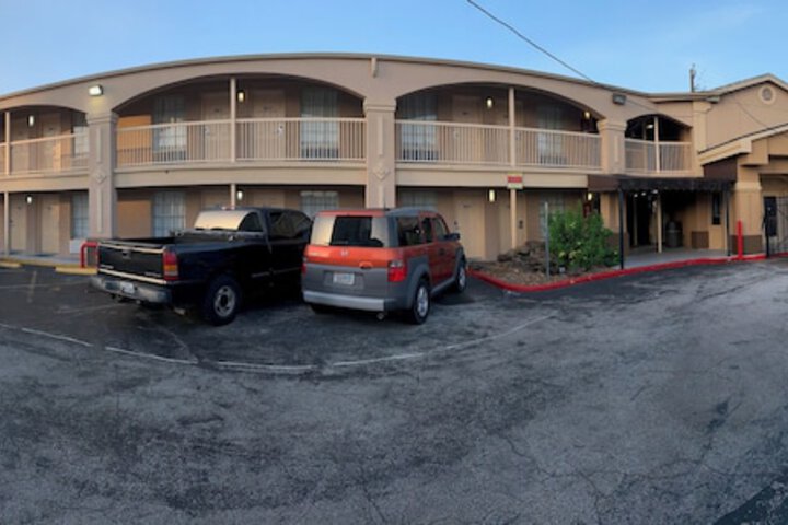 Property Grounds 28 of 36