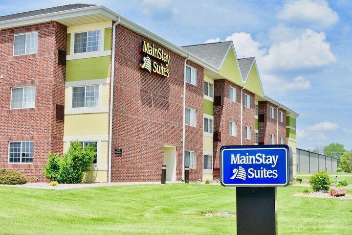 Hotel 4 of 67