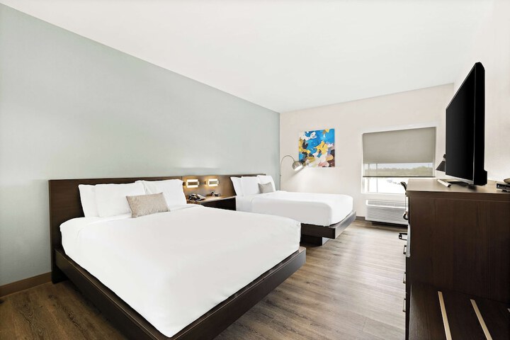 Room 14 of 32