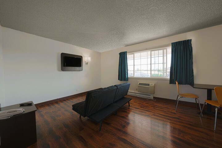 Room 73 of 103