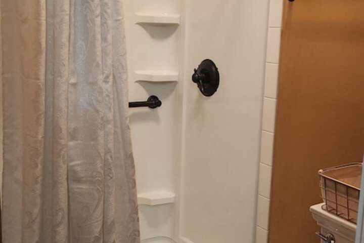 Oaklawn Inn LLC