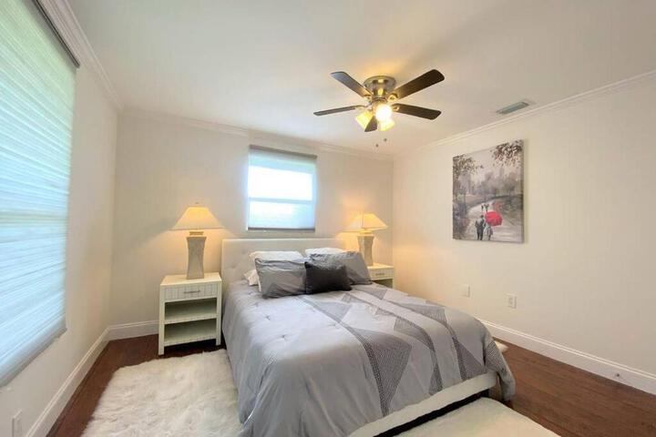 Cheerfull 4 / bed/ 3 Bath / pool / best Location
