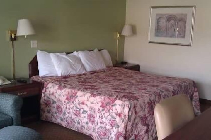 Room 11 of 46