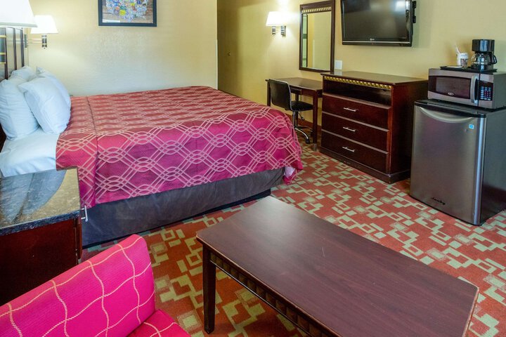 Room 10 of 26