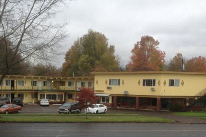 Hotel 11 of 14