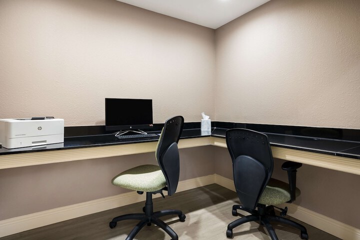 Business Center 45 of 45