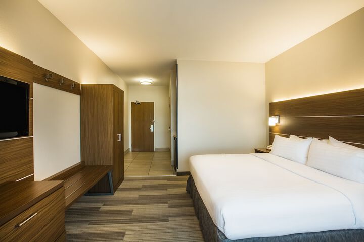 Holiday Inn Express & Suites Cedar City by IHG