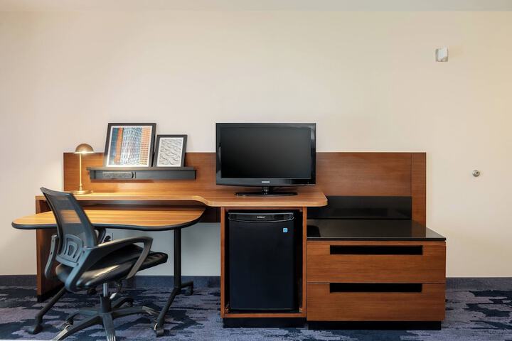 Room 16 of 40