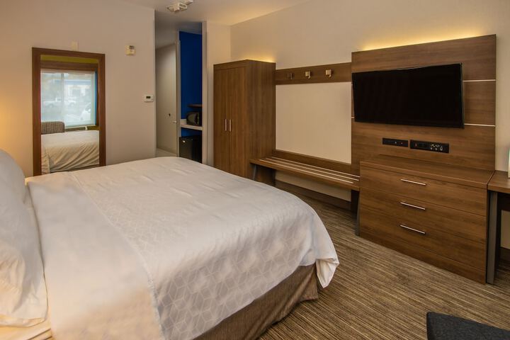 Room 53 of 135