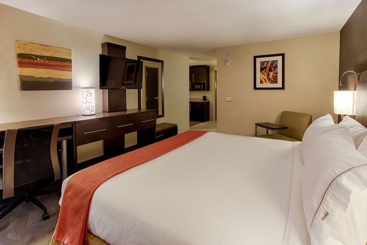 Room 13 of 26