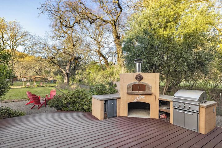 Valley of the Moon by Avantstay Tranquil Escape Large Yard w / Hot Tub & Fire Pit