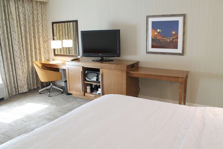 Room 27 of 78