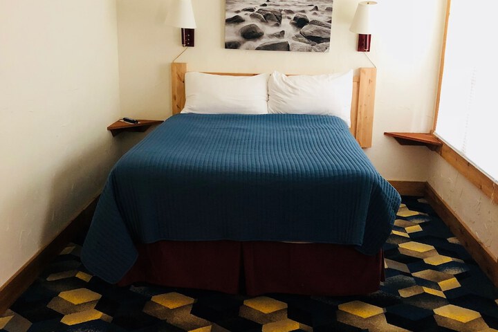 Room 71 of 98