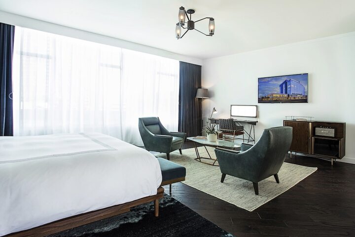 Room 33 of 57