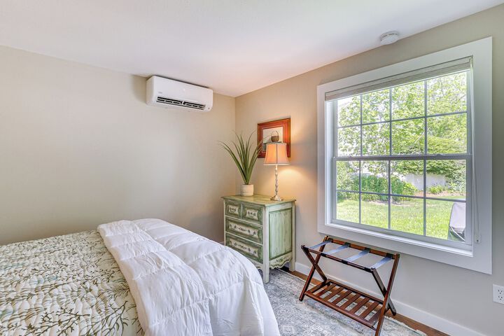 Old Saybrook Home w / Screened Porch & Ocean View!