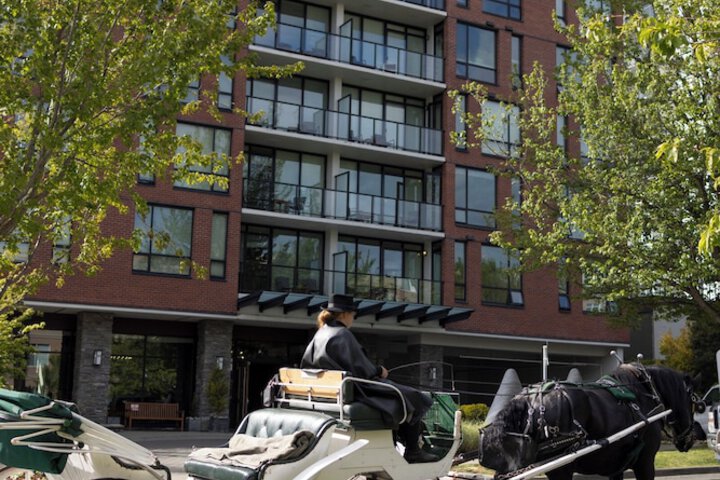 The Oswego Hotel