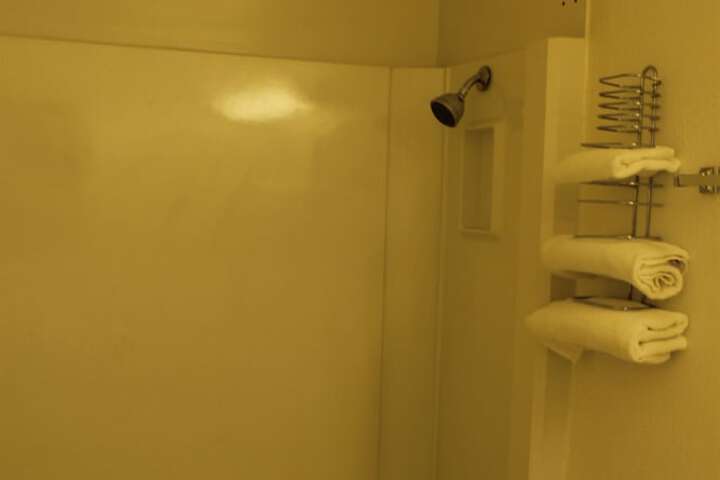 Room 17 of 36