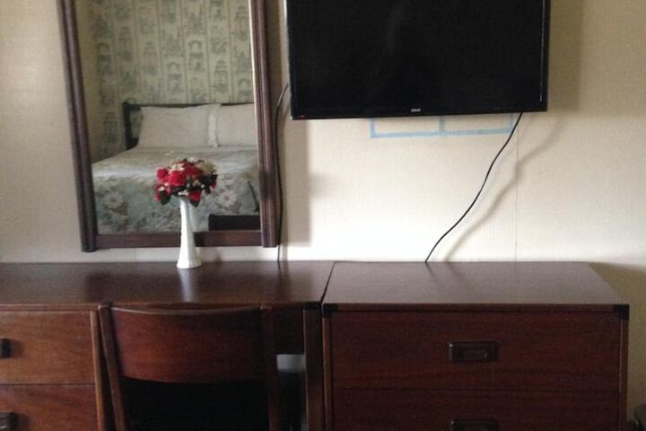 Room 22 of 37