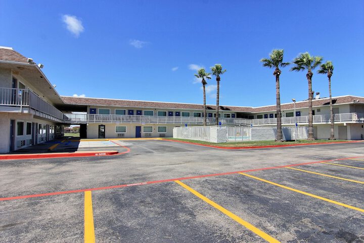 Hotel 7 of 41