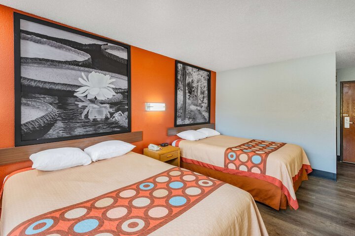 Room 8 of 26
