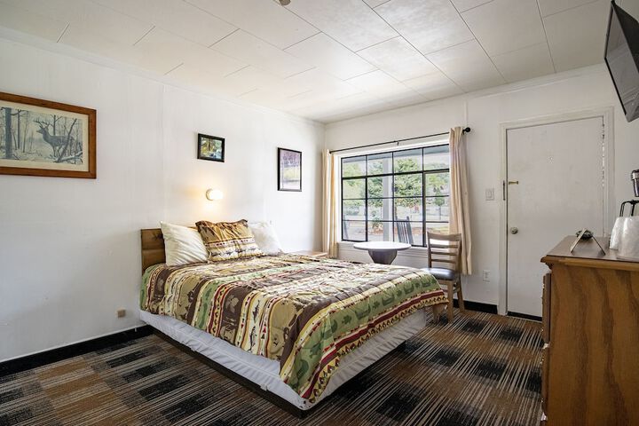 Lloyds on the River Country Inn by OYO