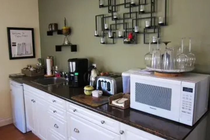 TWIN PINES BED & BREAKFAST