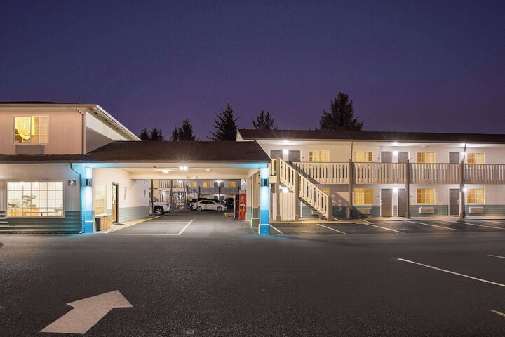 Hotel 2 of 51
