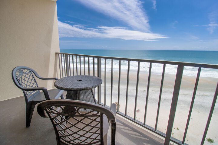 The Oceanfront Litchfield Inn