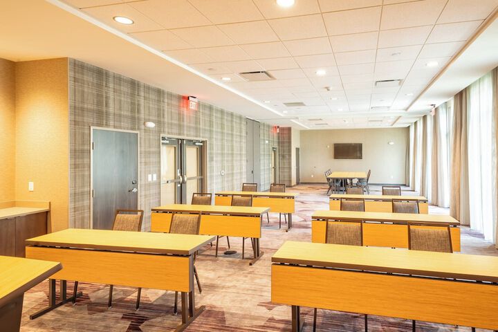Courtyard by Marriott Charleston-North Charleston