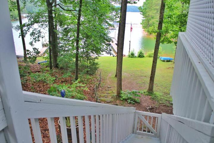 Paradise View Getaway-Dacha