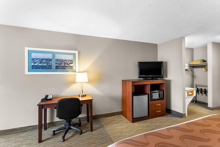 Quality Inn & Suites Gorham Riverside