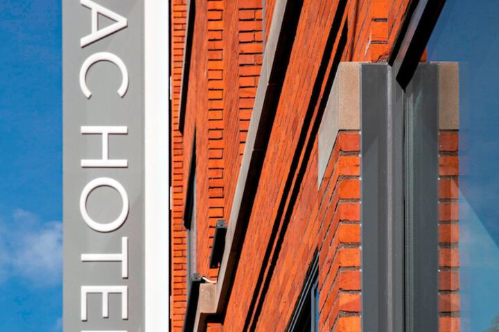Hotel 4 of 55