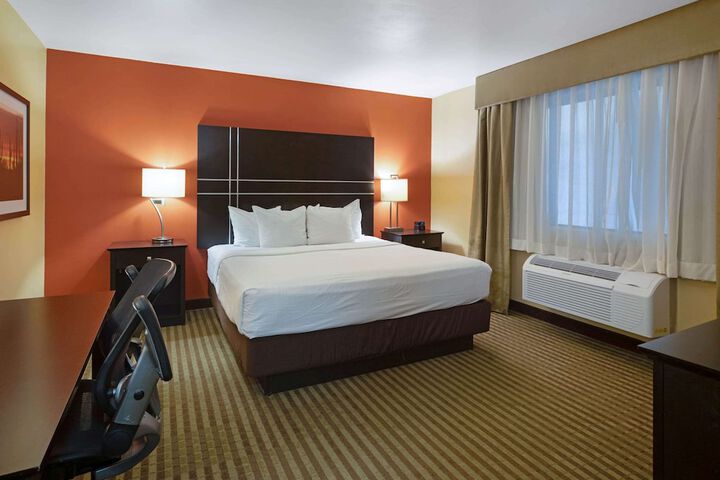 Room 10 of 39