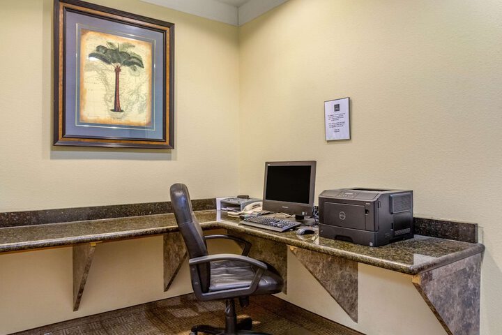 Business Center 31 of 31
