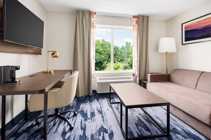 Room 22 of 37