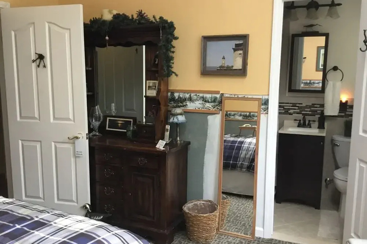 The Harsens Island Getaway Resort