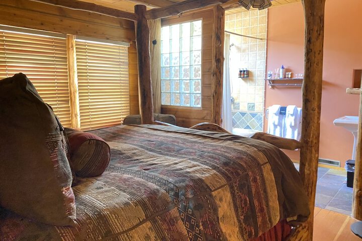Gold Mountain Manor Bed and Breakfast