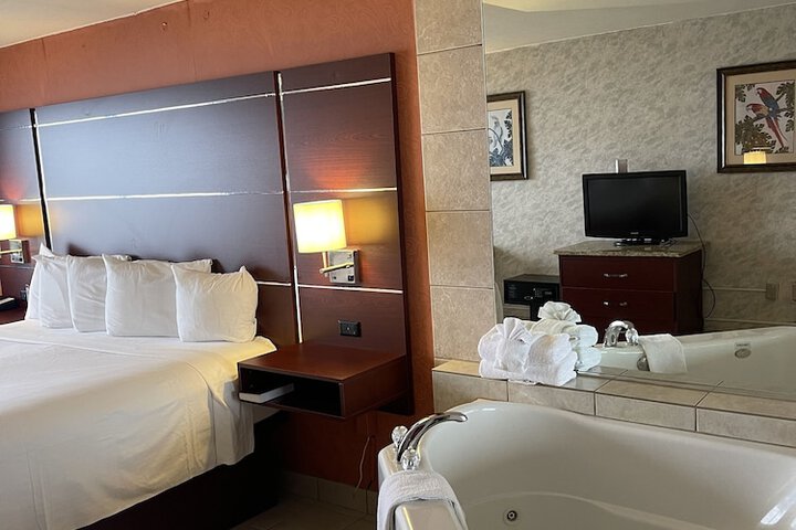 Room 34 of 40