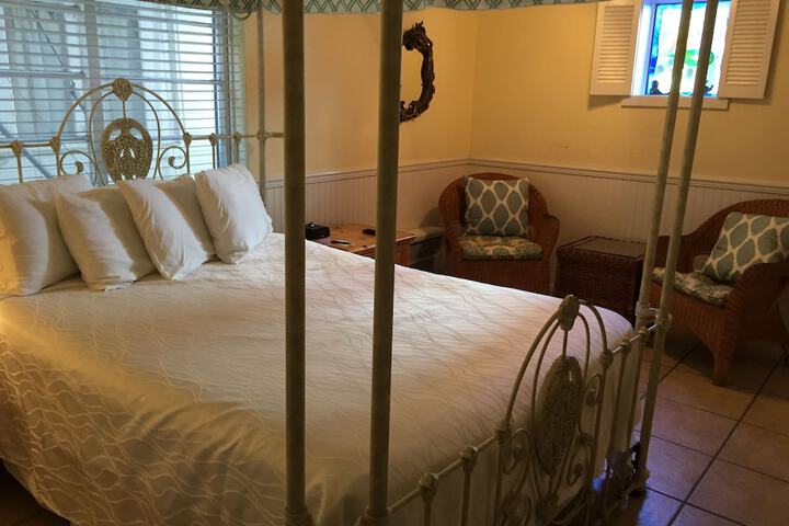 Room 142 of 162